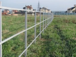 Каркас забора на винтовых сваях Каркас забора на винтовых сваях