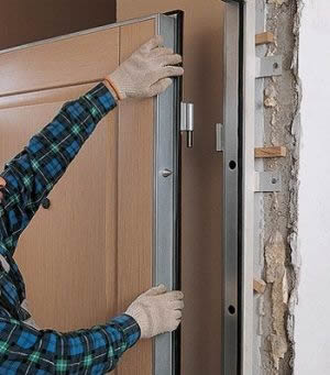 Как установить входную дверь: инструкция с фото